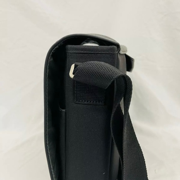 BOSE Sound Dock Travel shoulder Bag. - Picture 2 of 7